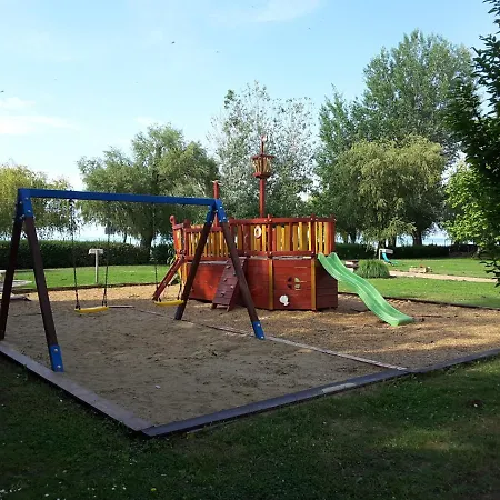 Aranyhid Apartmanhaz-arany *